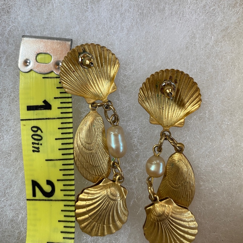 Shell Dangle Earrings - Picture 3 of 3